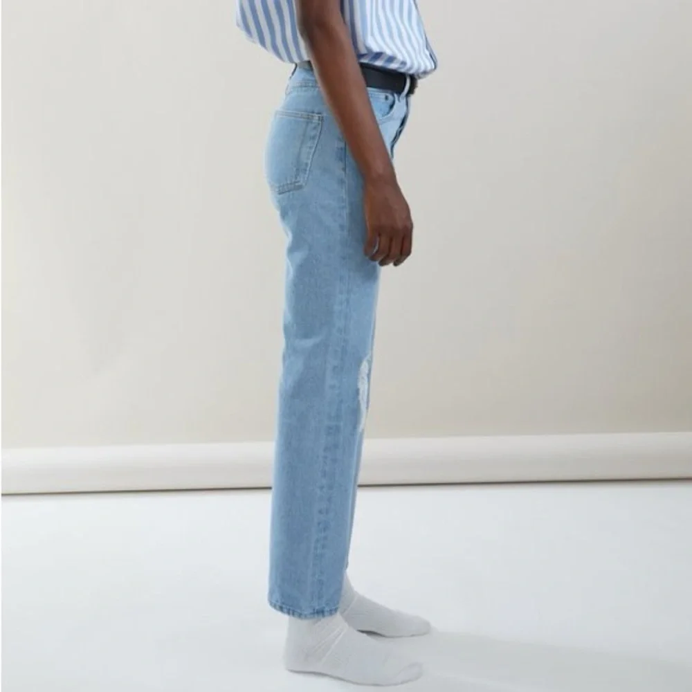 Still Here Worn-In Childhood Straight Leg Distressed Jeans Sz‎ 24